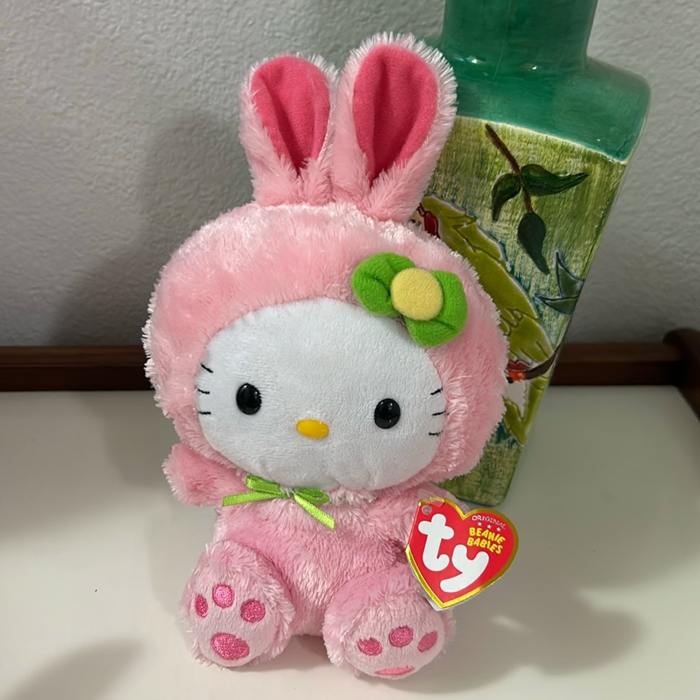 🖤2011 TY Beanie Babies - 8" HELLO KITTY Easter Pink bunny Suit W/ Tag